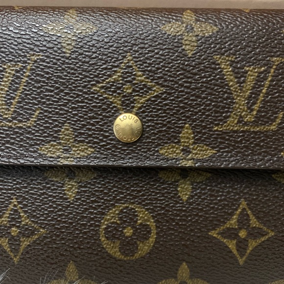 LV Timeless Monogram Medium Wallet 💖🌷 - Picture 7 of 16
